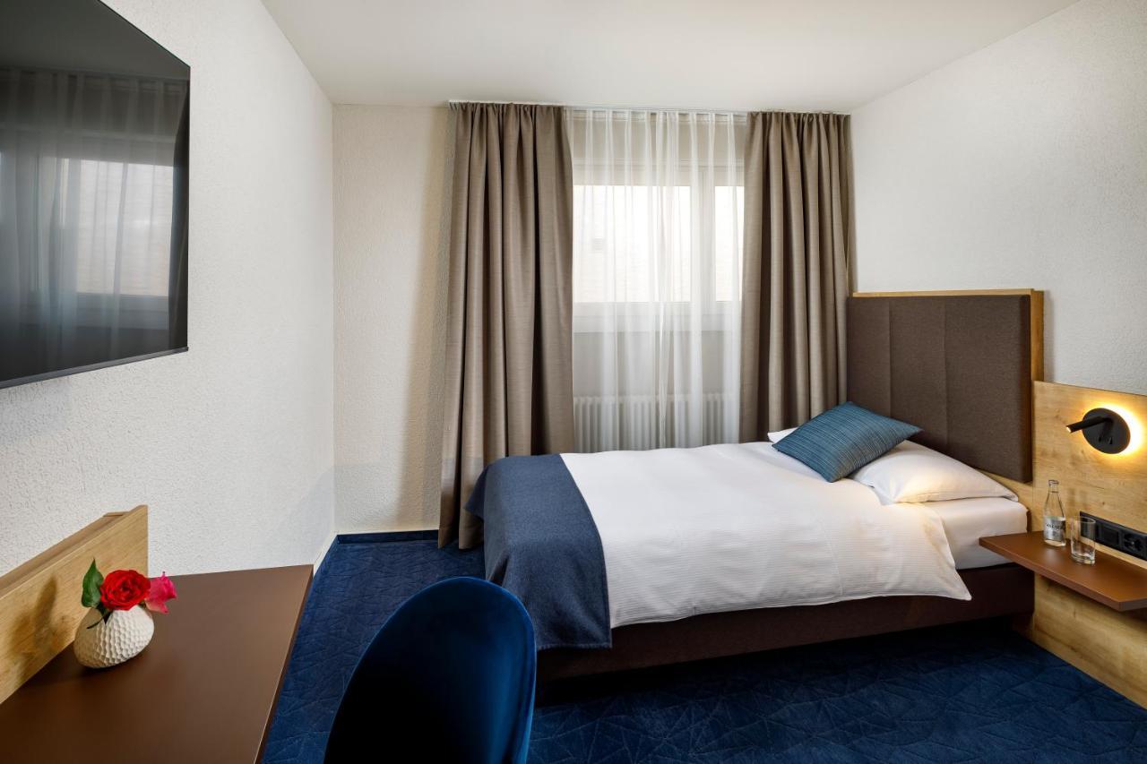 Tivoli Hotel 3*